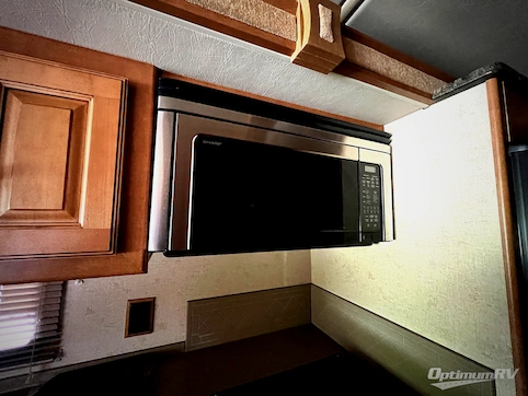 2013 Itasca Sunova 30A RV Photo 4