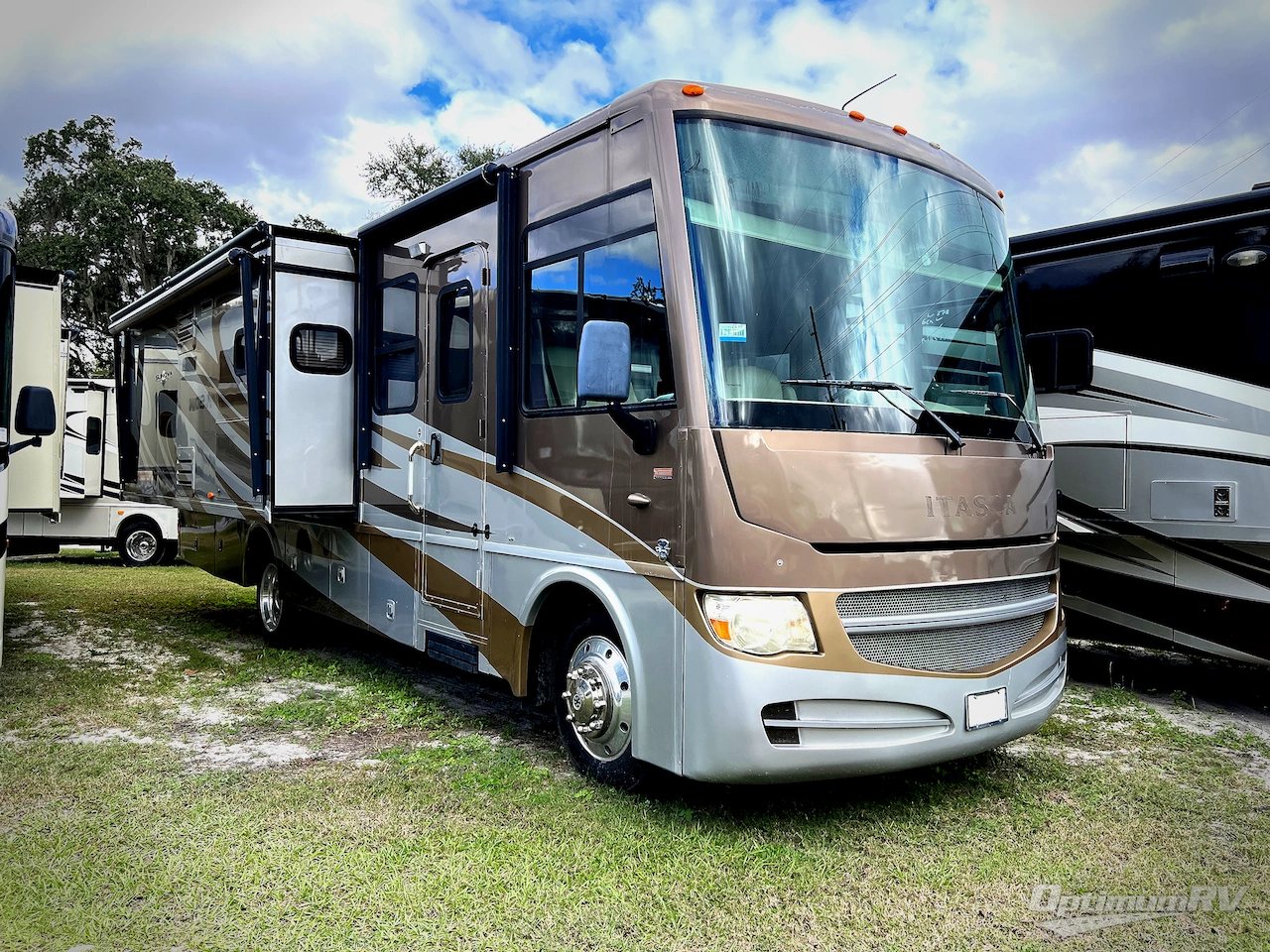 2013 Itasca Sunova 30A Photo 1