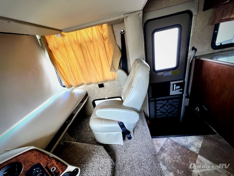 2014 Coachmen Mirada 35BH RV Photo 2