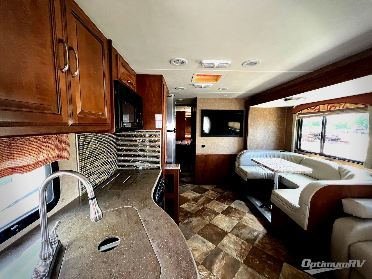 2014 Coachmen Mirada 35BH Photo 2