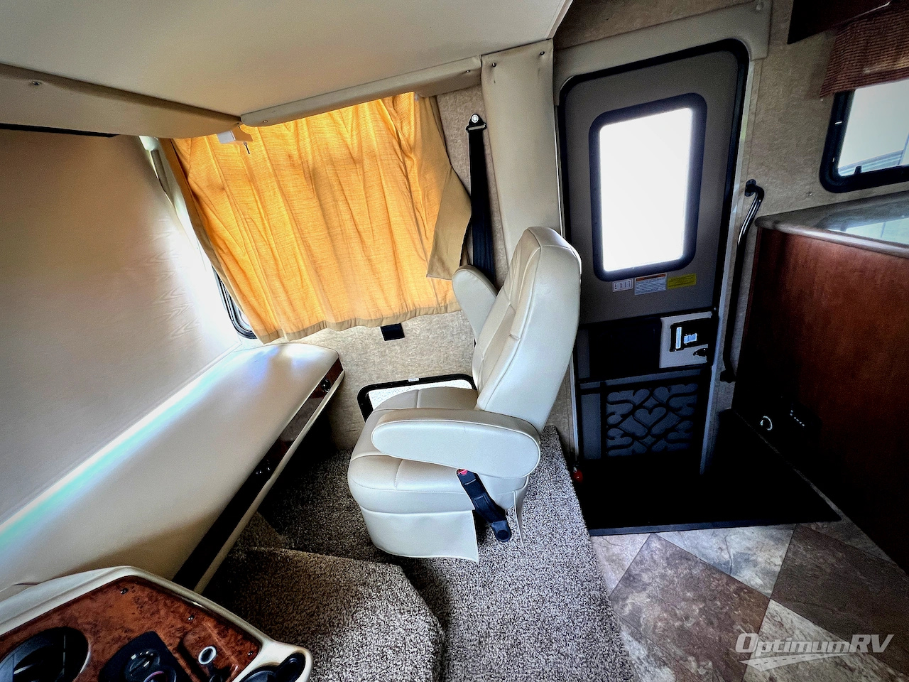 2014 Coachmen Mirada 35BH Photo 7