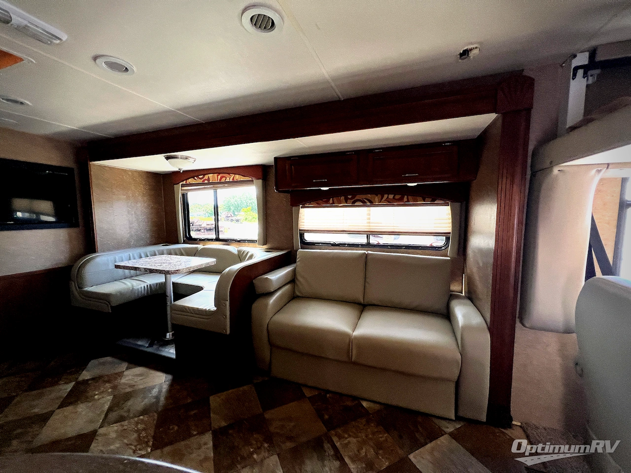 2014 Coachmen Mirada 35BH Photo 9