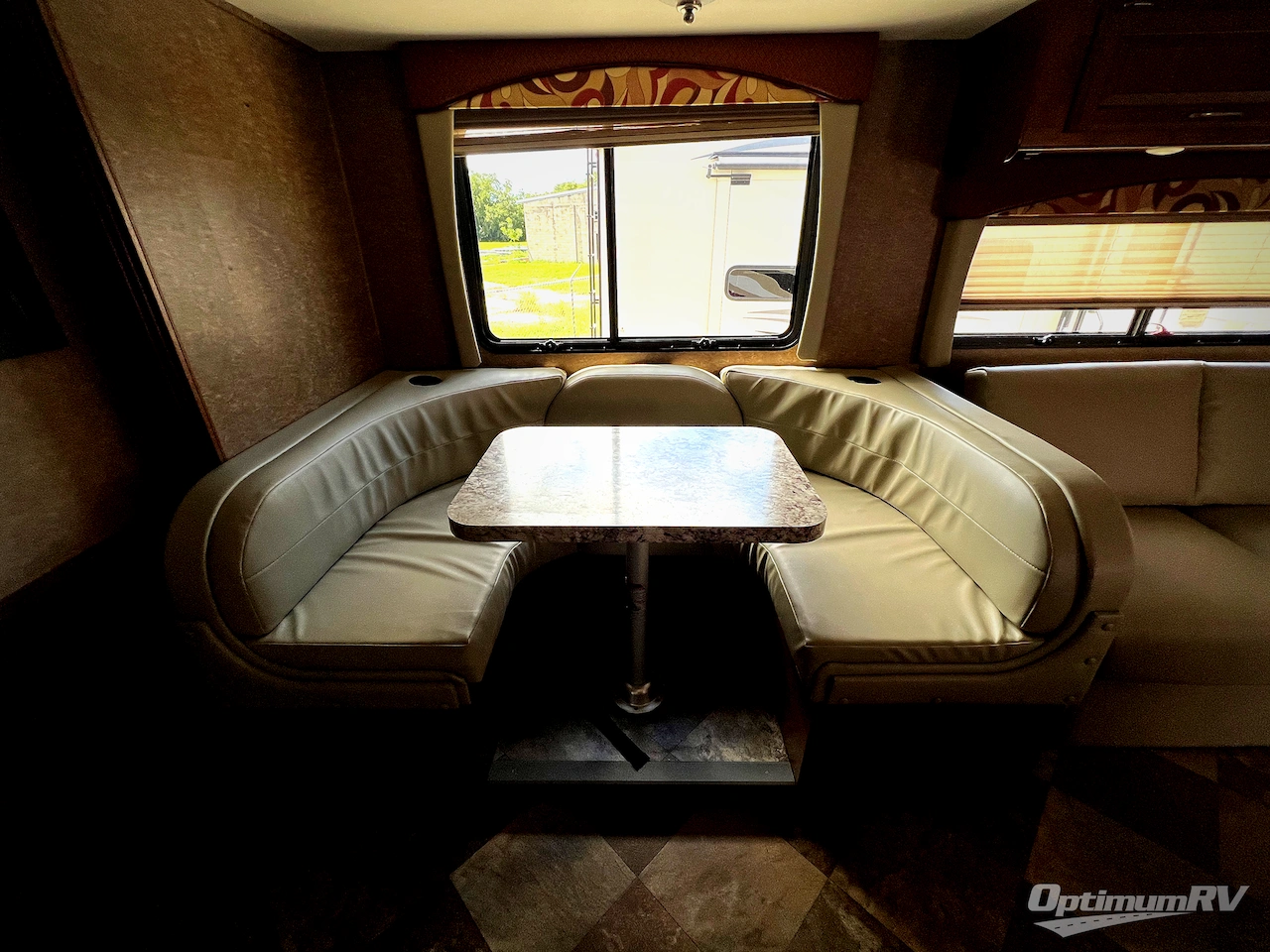 2014 Coachmen Mirada 35BH Photo 11