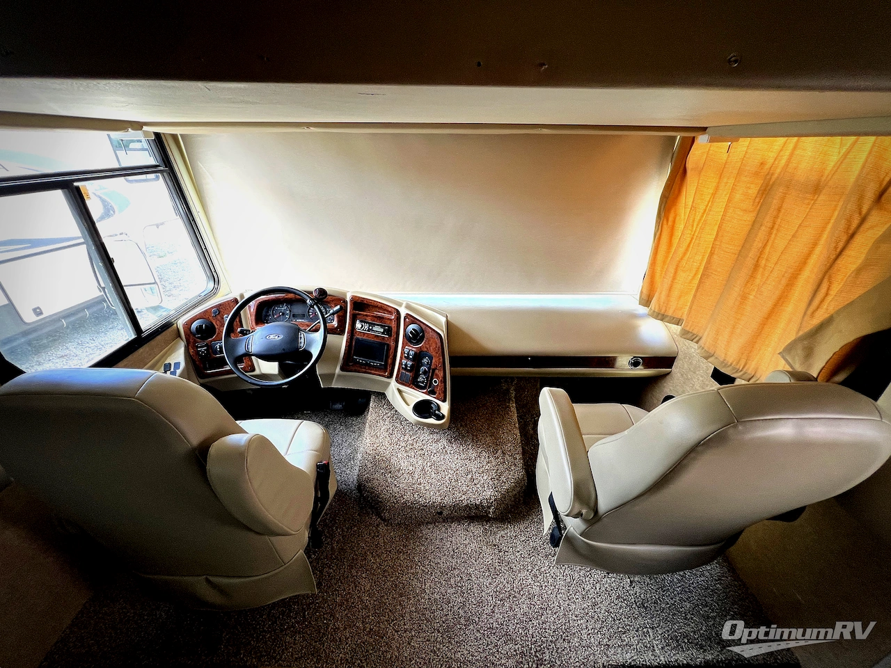 2014 Coachmen Mirada 35BH Photo 4