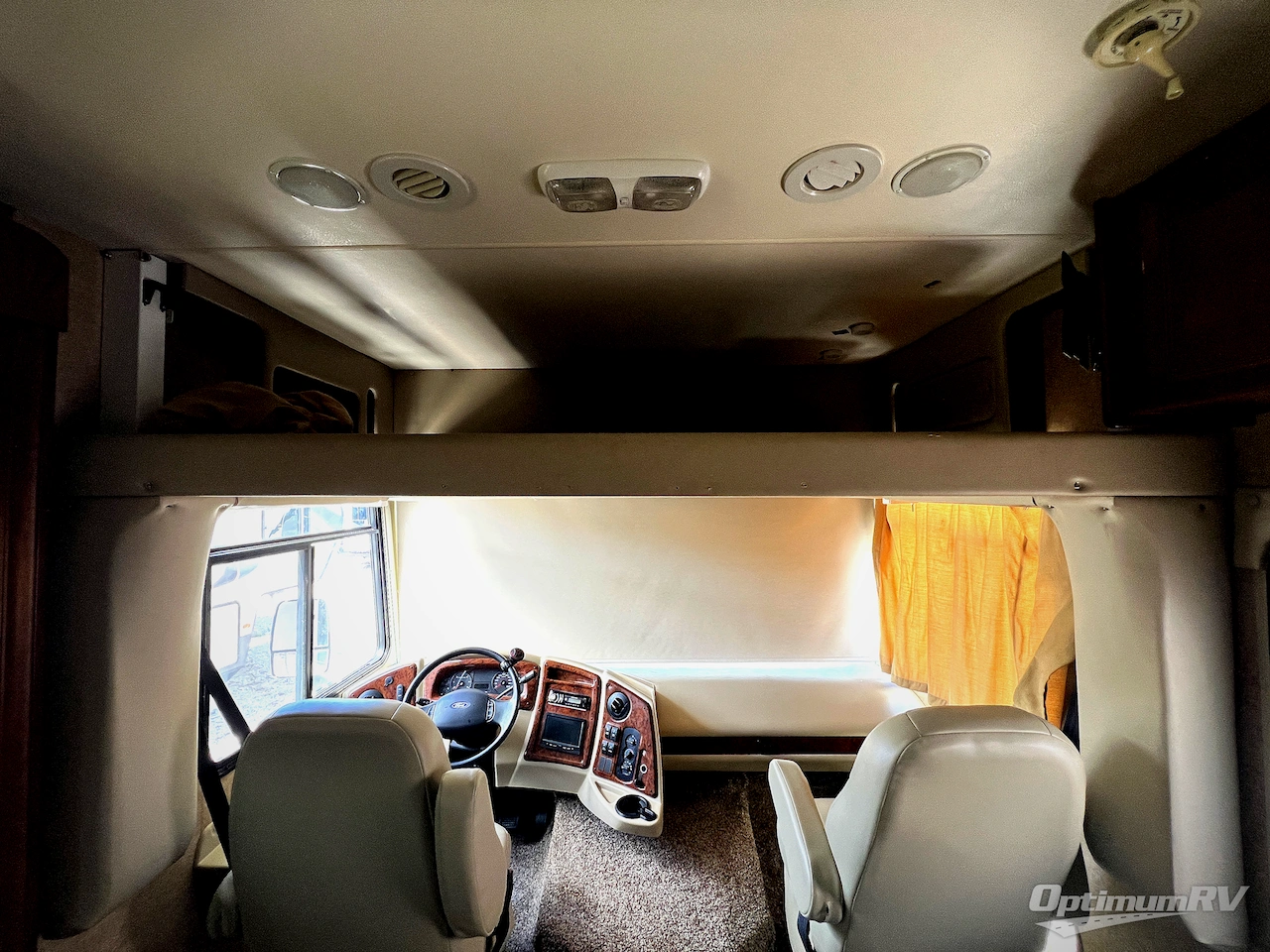 2014 Coachmen Mirada 35BH Photo 5