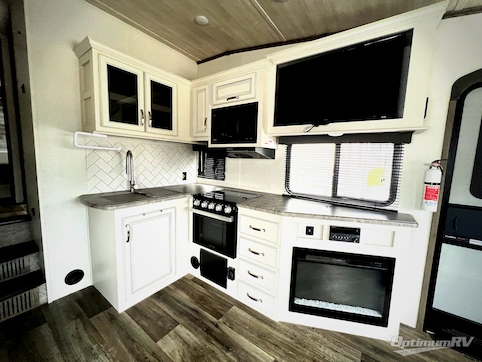 2022 Keystone Cougar Half-Ton 24RDS RV Photo 3