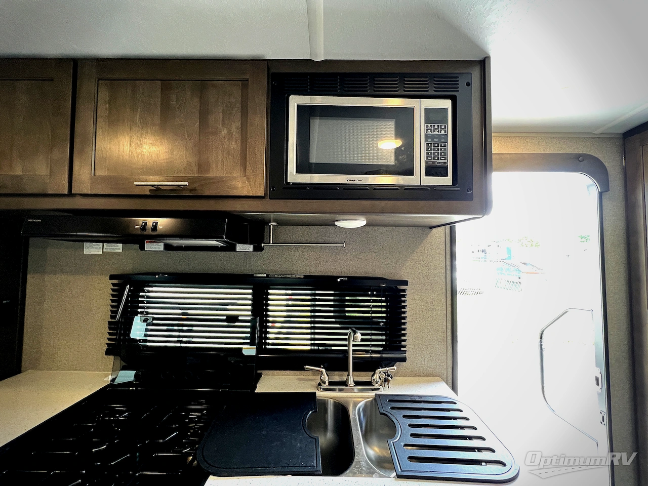 2021 Forest River Rockwood Mini Lite 2109S Photo 12