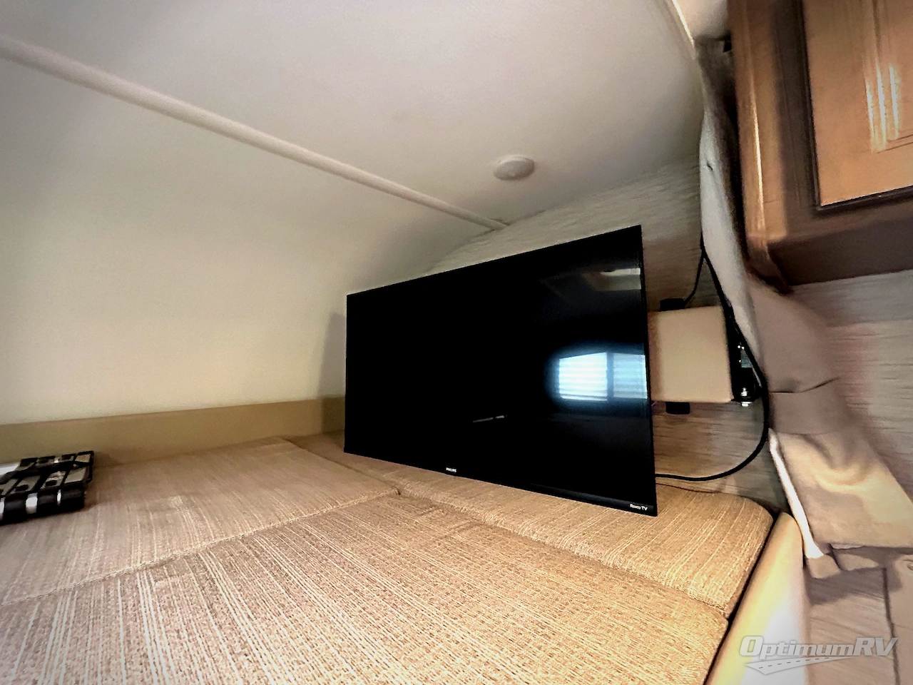 2022 Thor Chateau 22E Photo 9