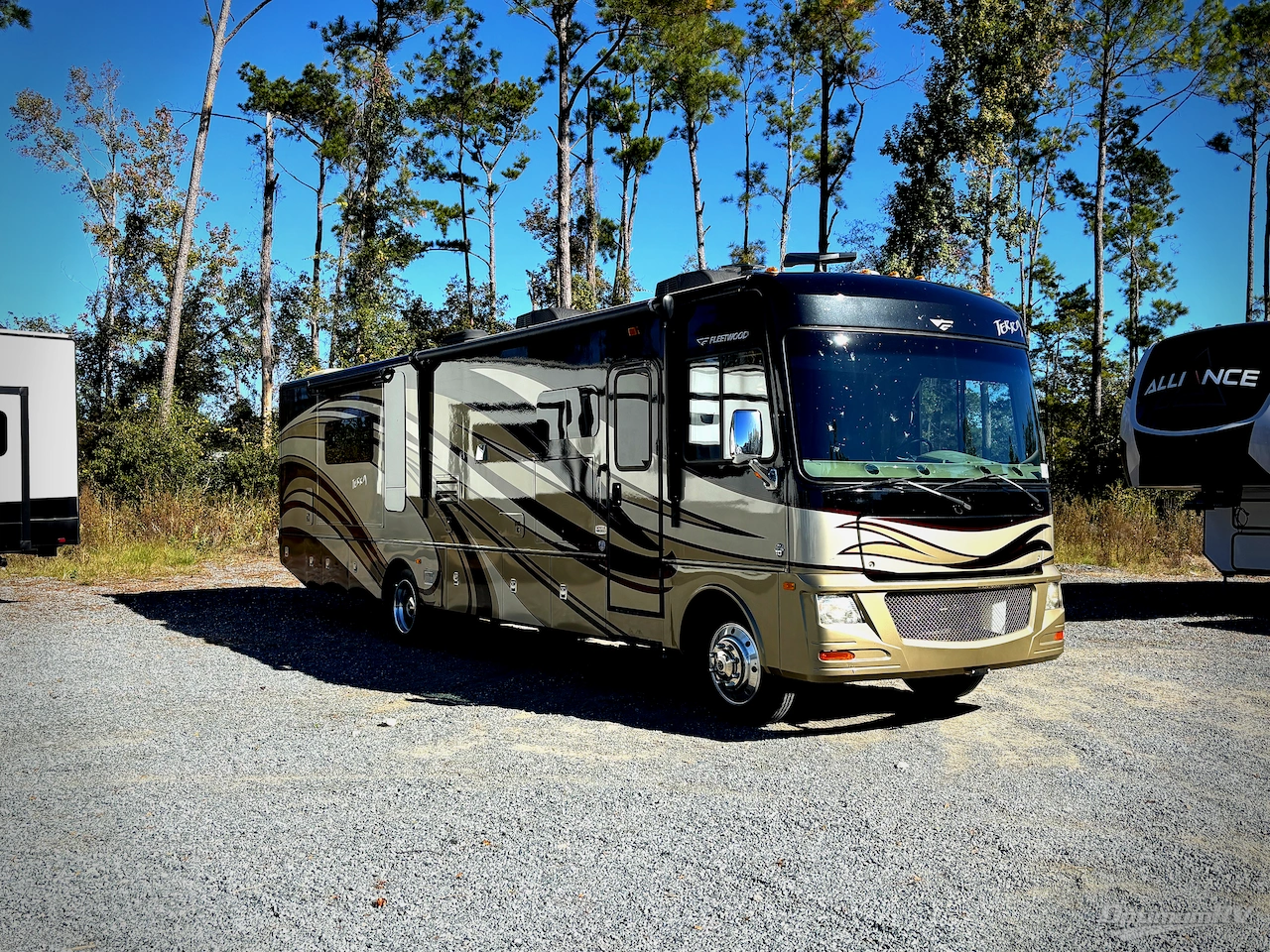2016 Fleetwood Terra 36R Photo 1