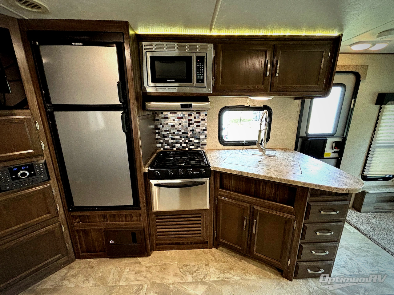 2018 Coachmen Apex Ultra-Lite 279RLSS Photo 6