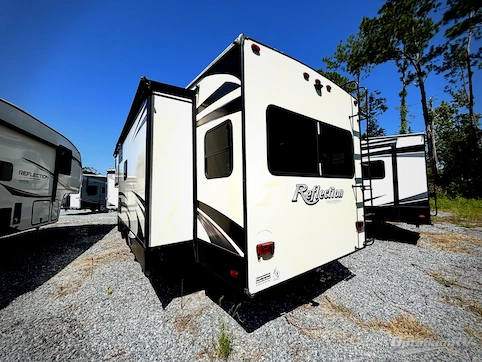 2019 Grand Design Reflection 303RLS RV Photo 4