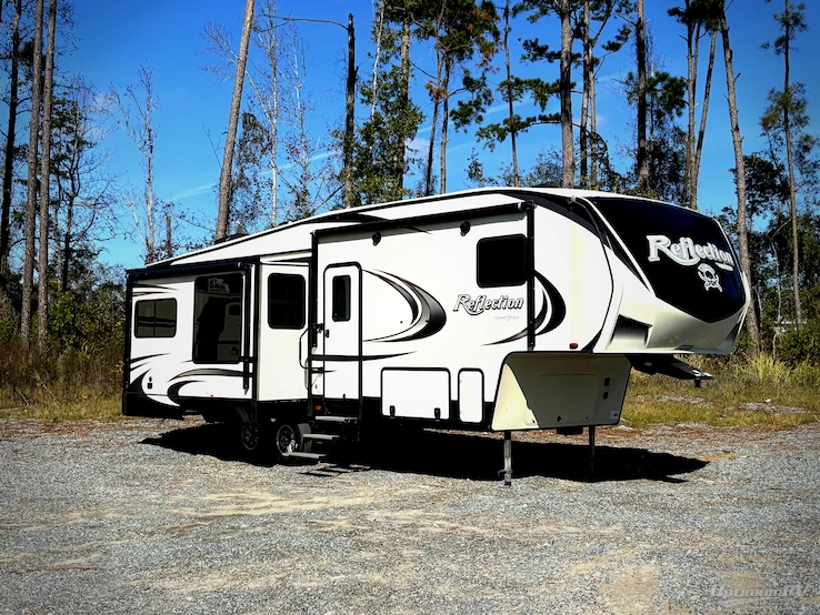 2019 Grand Design Reflection 303RLS RV Photo 1