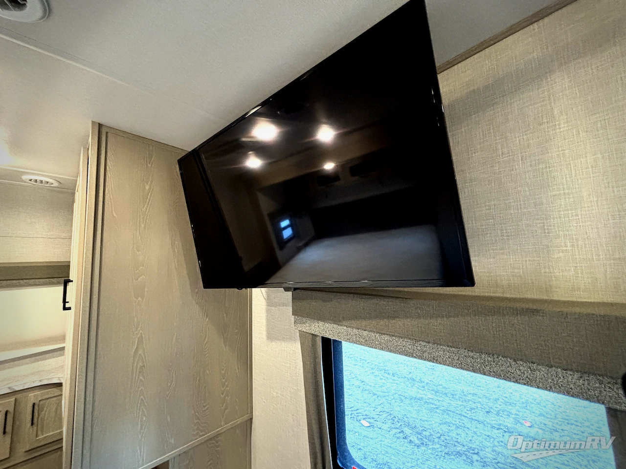 2023 Forest River Flagstaff Classic 832lKRL Photo 6
