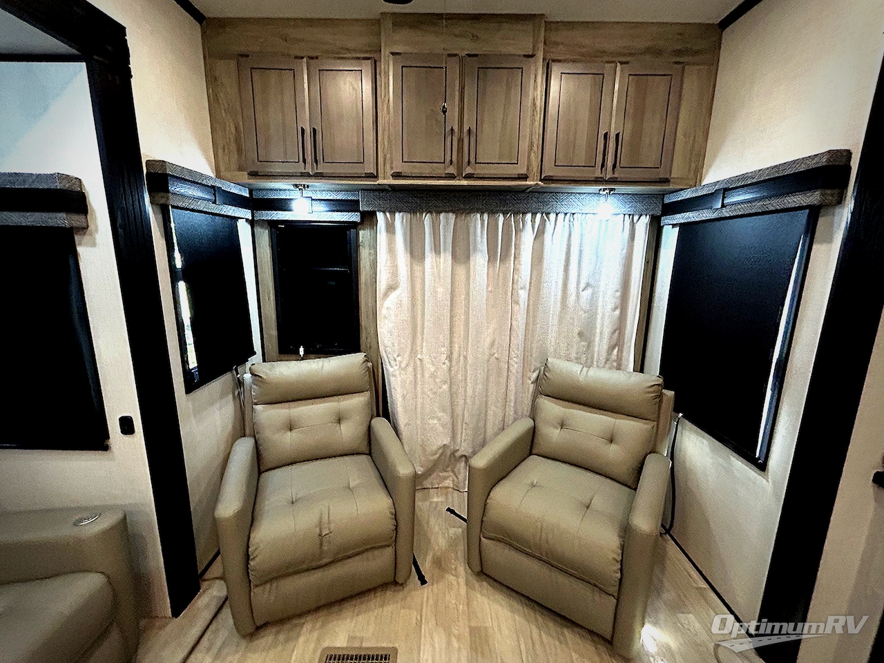 2023 KZ Durango Gold G358RPQ Photo 17