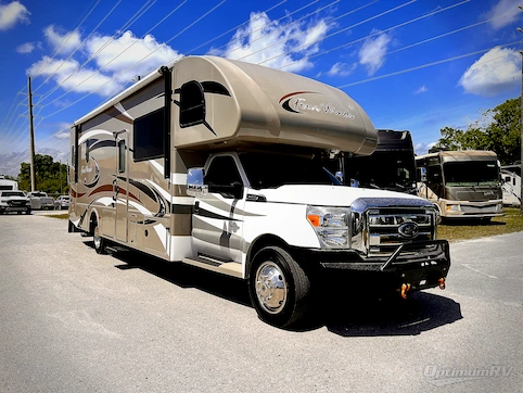Used 2014 Thor Four Winds Super C 33SW Featured Photo