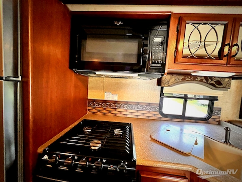 2014 Thor Four Winds Super C 33SW RV Photo 3