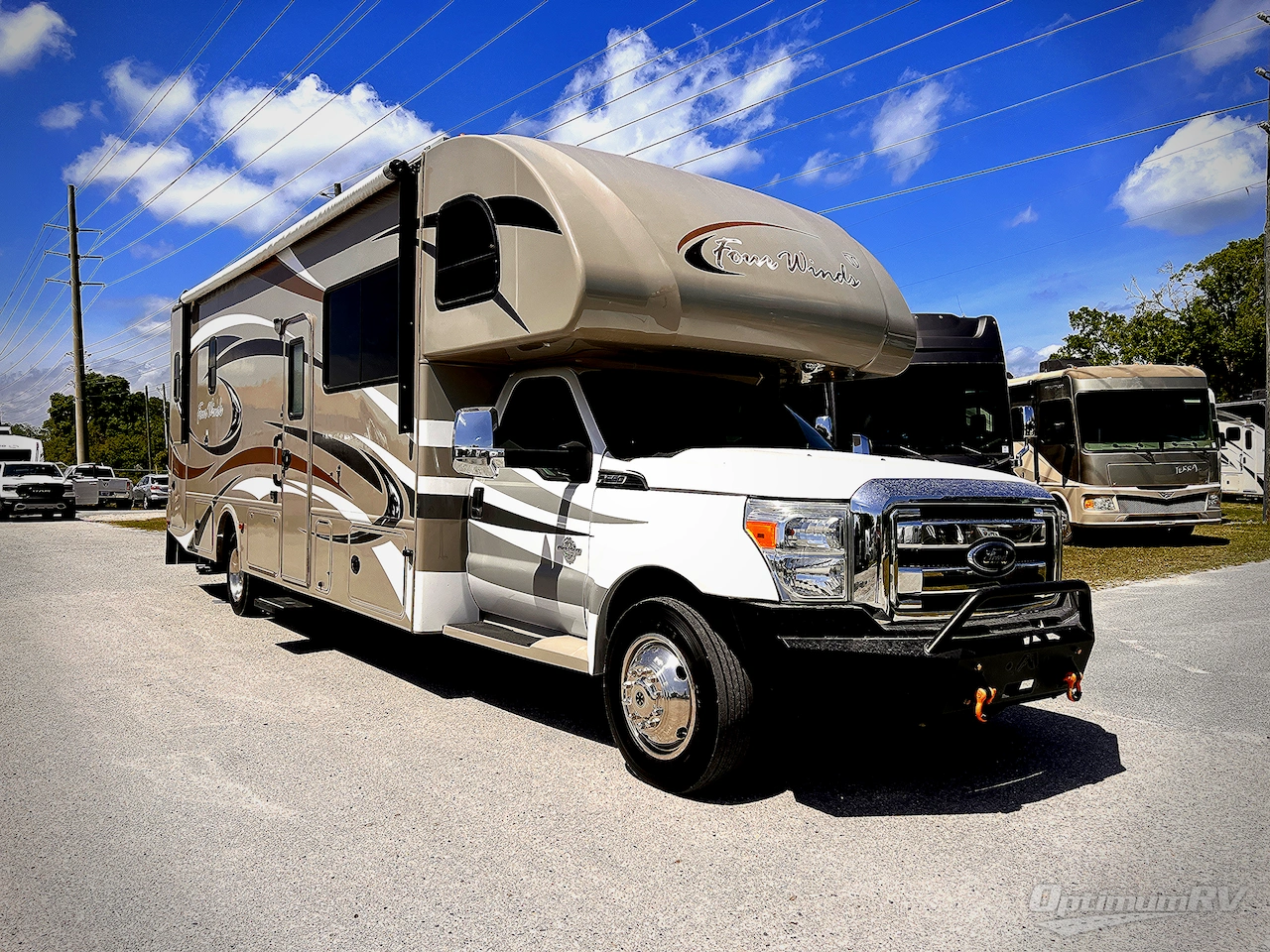 2014 Thor Four Winds Super C 33SW Photo 1