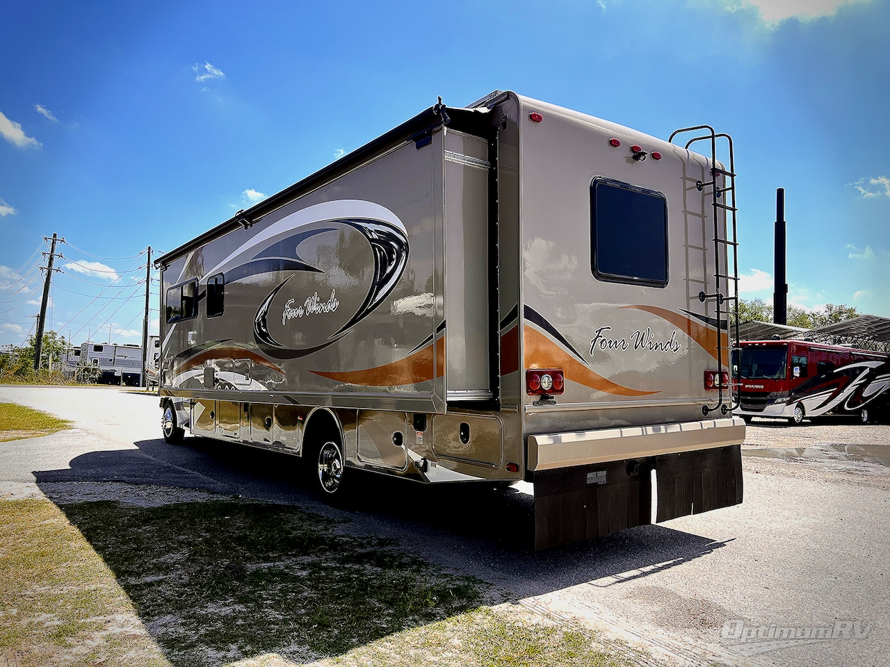 2014 Thor Four Winds Super C 33SW Photo 3