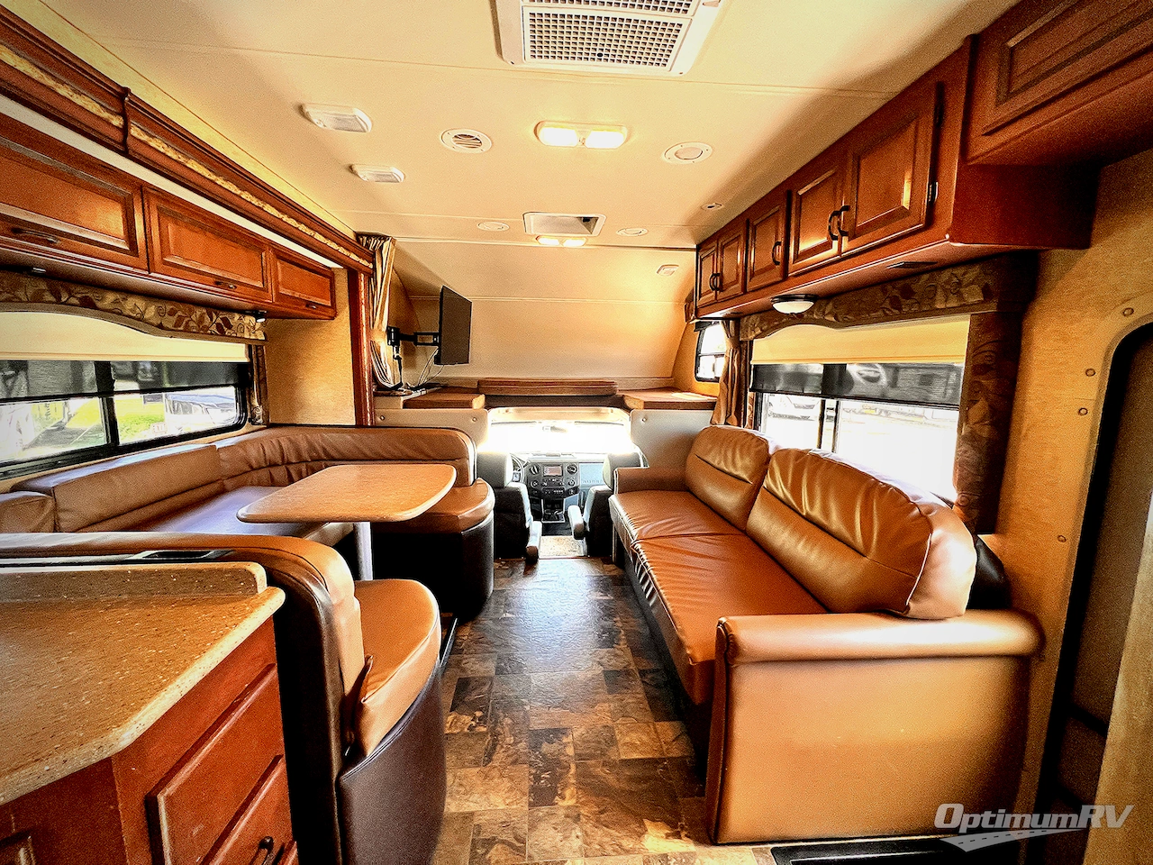 2014 Thor Four Winds Super C 33SW Photo 4