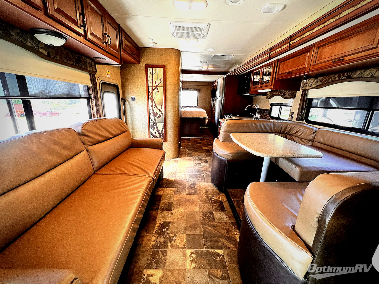2014 Thor Four Winds Super C 33SW Photo 5