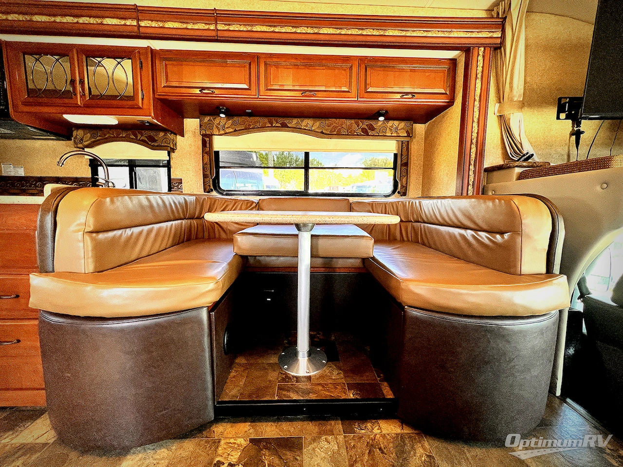 2014 Thor Four Winds Super C 33SW Photo 9