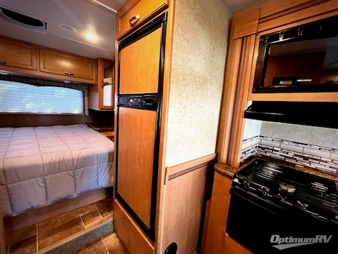 2017 Thor Four Winds 28Z RV Photo 4