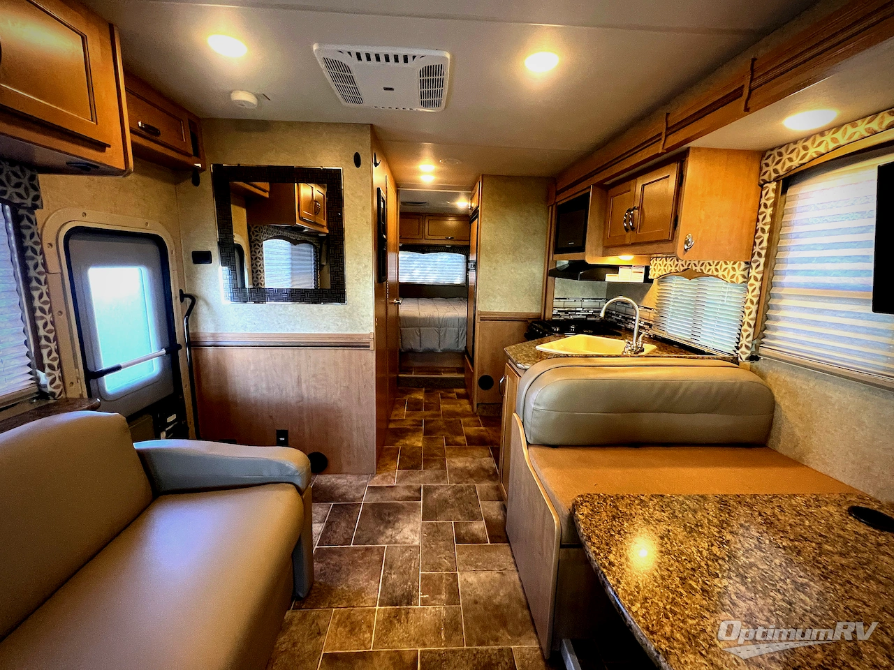2017 Thor Four Winds 28Z Photo 3