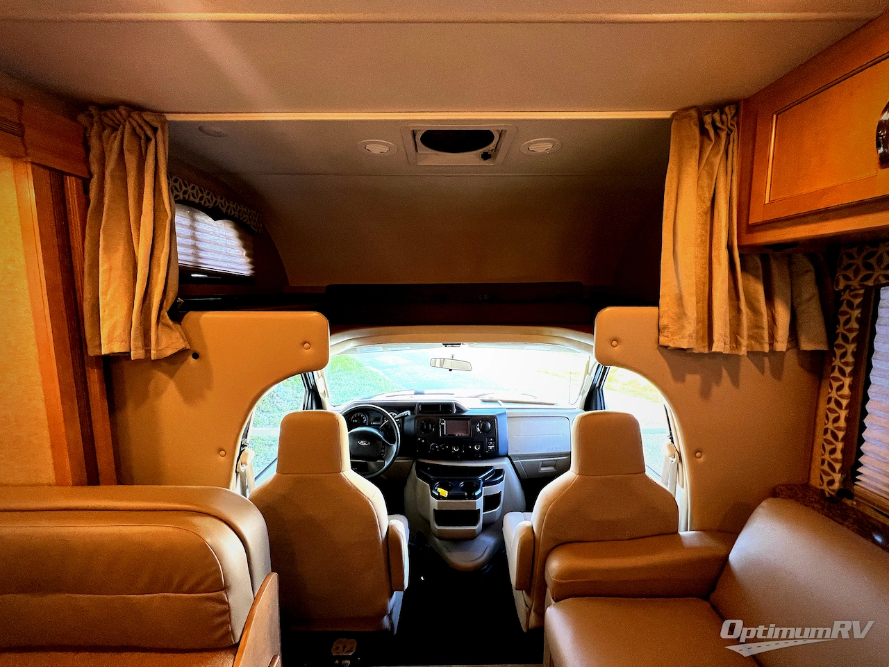 2017 Thor Four Winds 28Z Photo 5
