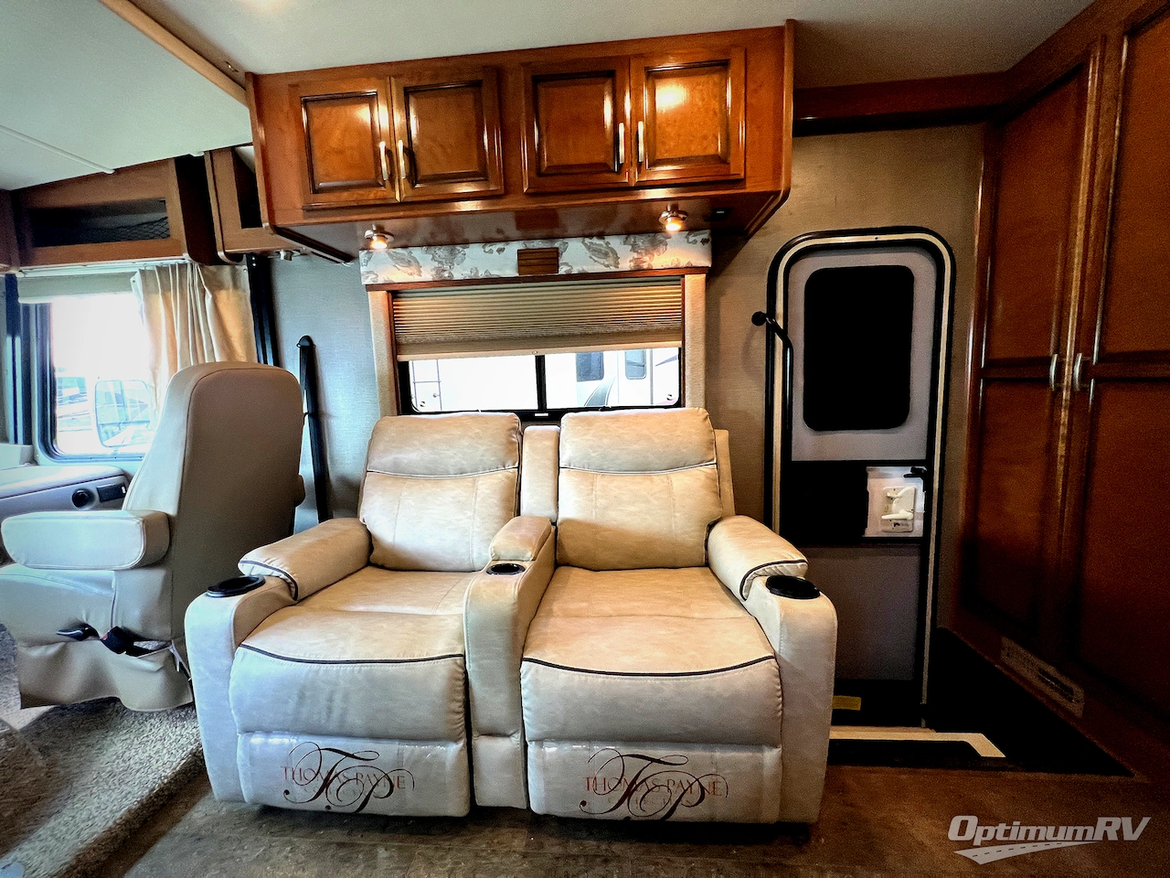 2018 Holiday Rambler Admiral 30U Photo 8