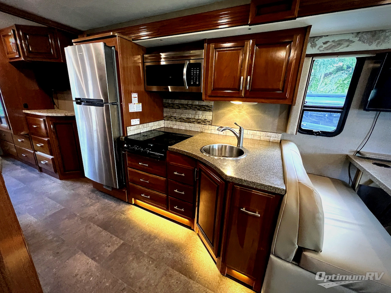 2018 Holiday Rambler Admiral 30U Photo 10