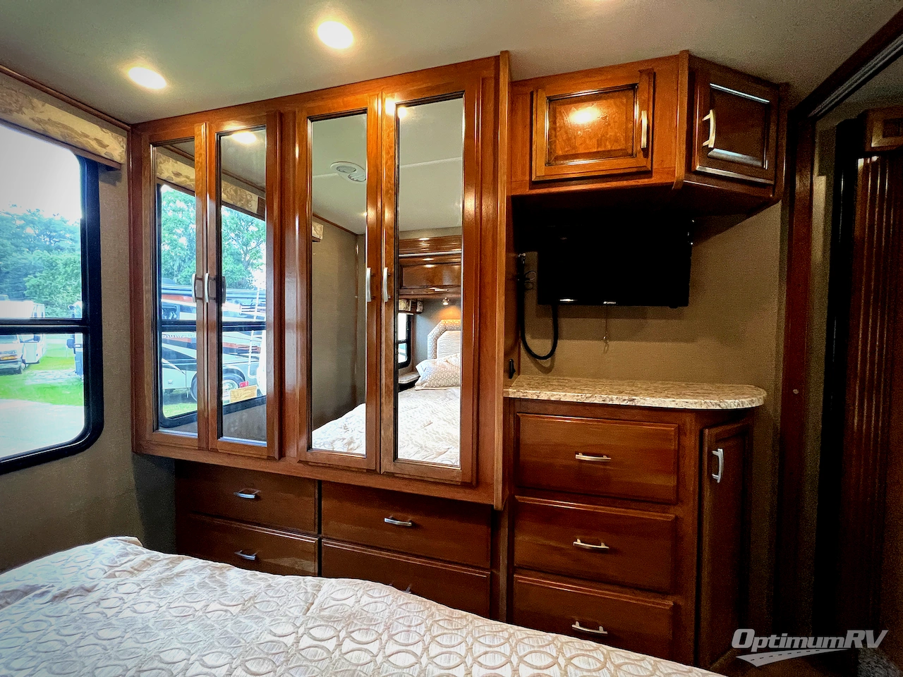 2018 Holiday Rambler Admiral 30U Photo 16