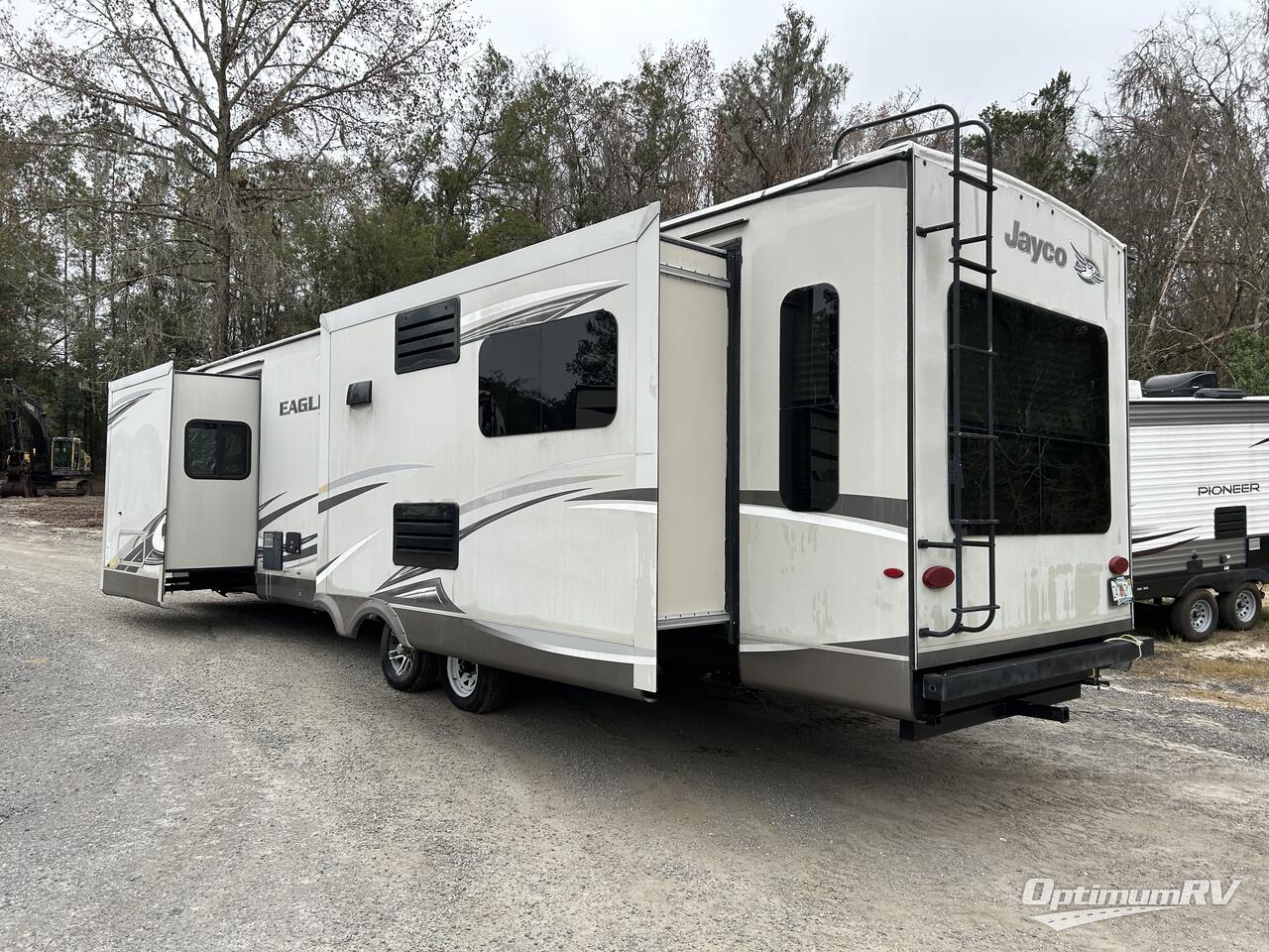 2017 Jayco Eagle 320RLTS Photo 3