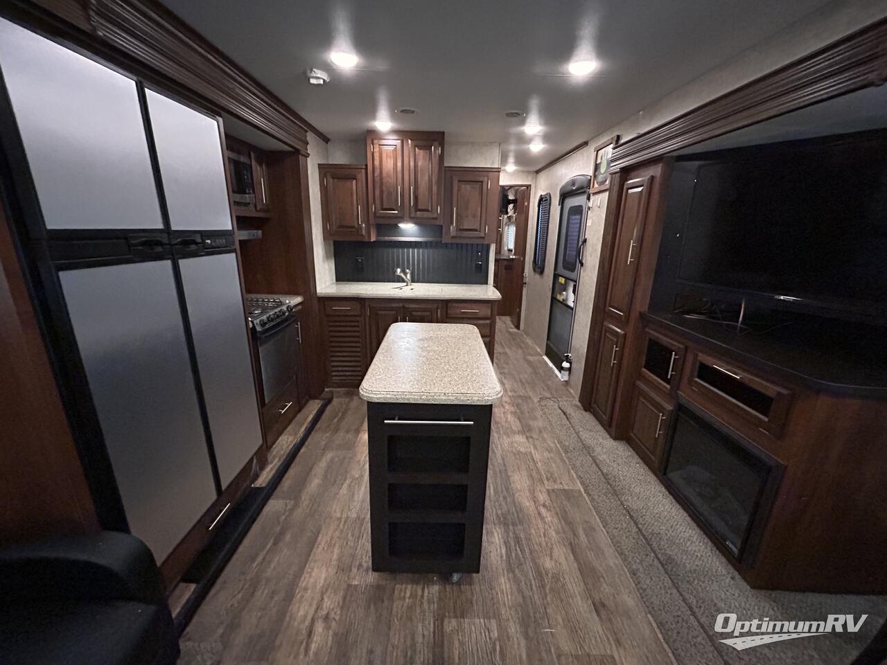 2017 Jayco Eagle 320RLTS Photo 5