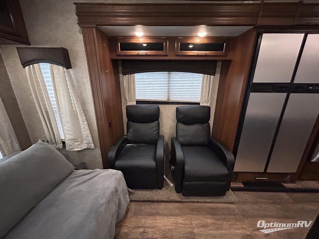 2017 Jayco Eagle 320RLTS Photo 15