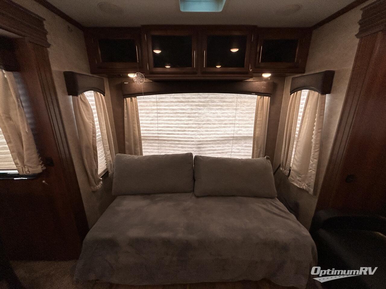 2017 Jayco Eagle 320RLTS Photo 16