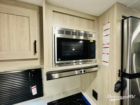 2025 Coachmen Catalina Summit Series 8 271DBS RV Photo 3