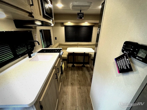 2026 Coachmen Catalina Summit Series 7 154RDX RV Photo 2