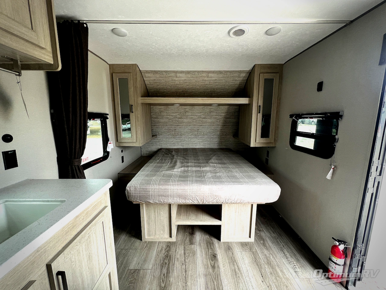 2026 Coachmen Catalina Summit Series 8 211BH Photo 6