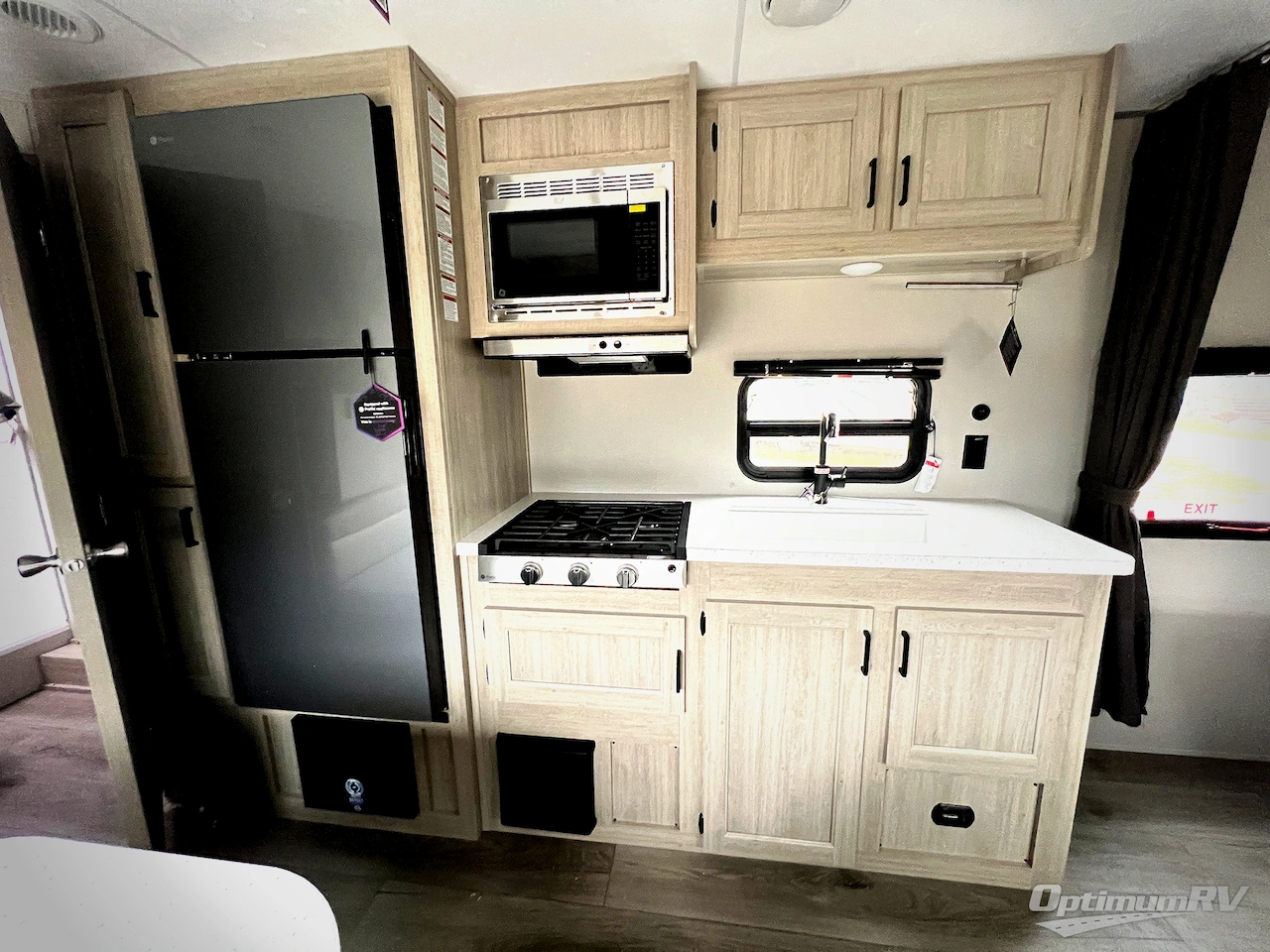 2026 Coachmen Catalina Summit Series 8 211BH Photo 8