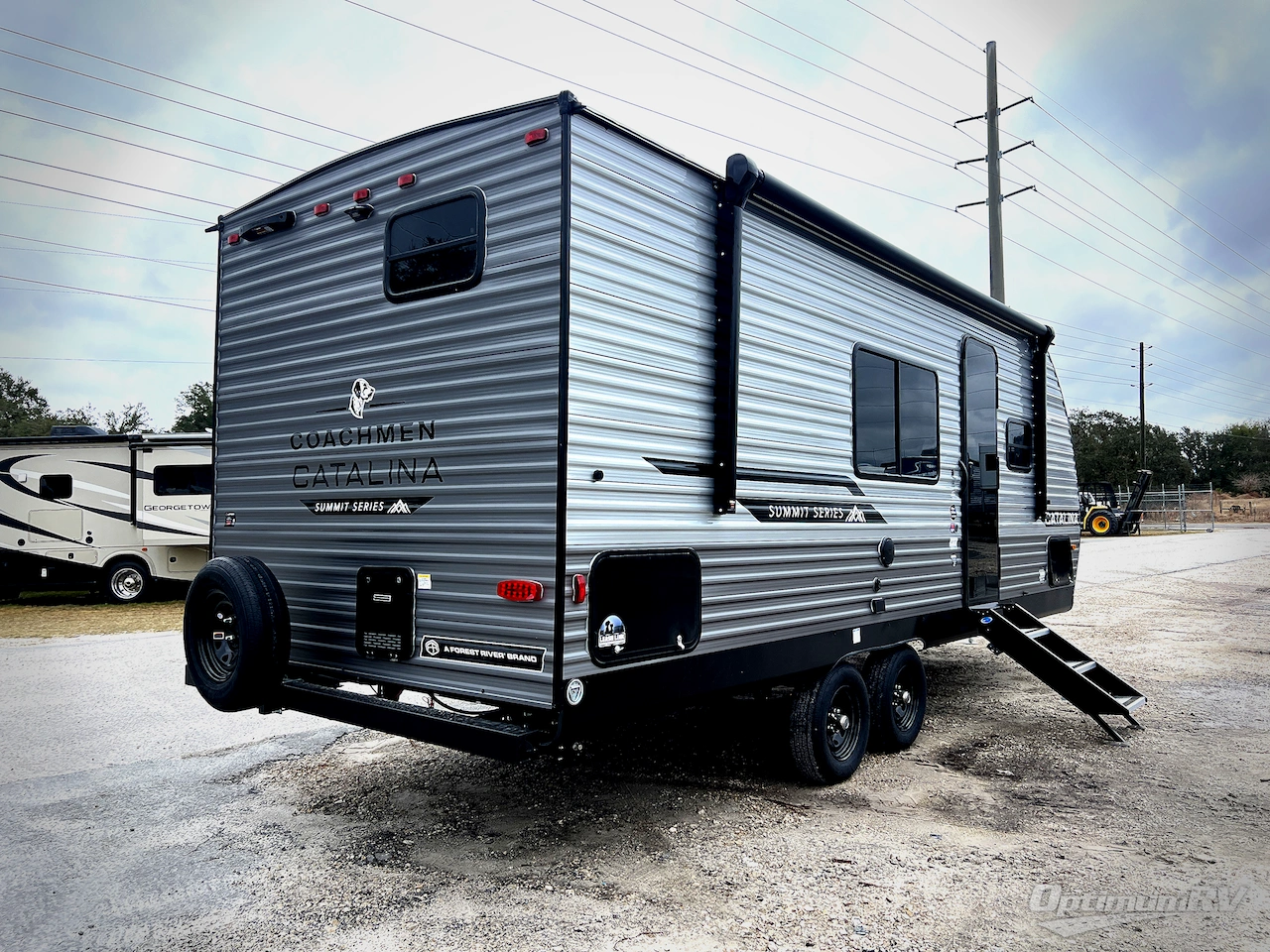 2026 Coachmen Catalina Summit Series 8 211BH Photo 3