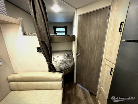 2026 Coachmen Catalina Summit Series 8 211BH RV Photo 4