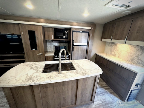 2021 Grand Design Imagine 2970RL RV Photo 4