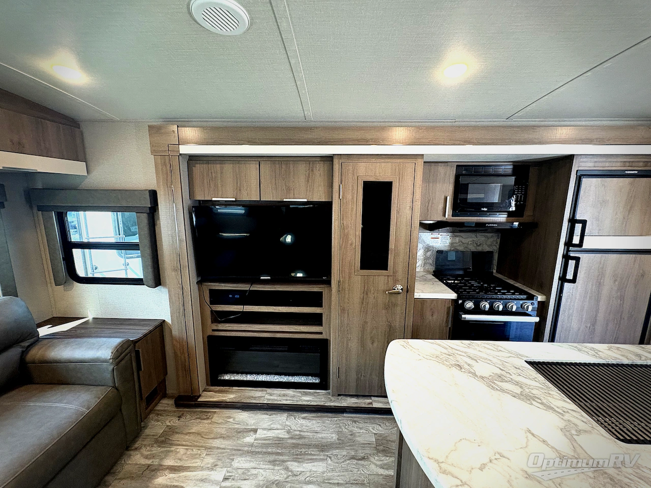 2021 Grand Design Imagine 2970RL Photo 8