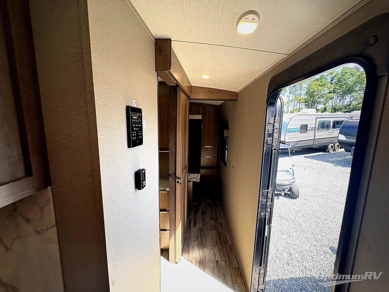2021 Grand Design Imagine 2970RL Photo 11