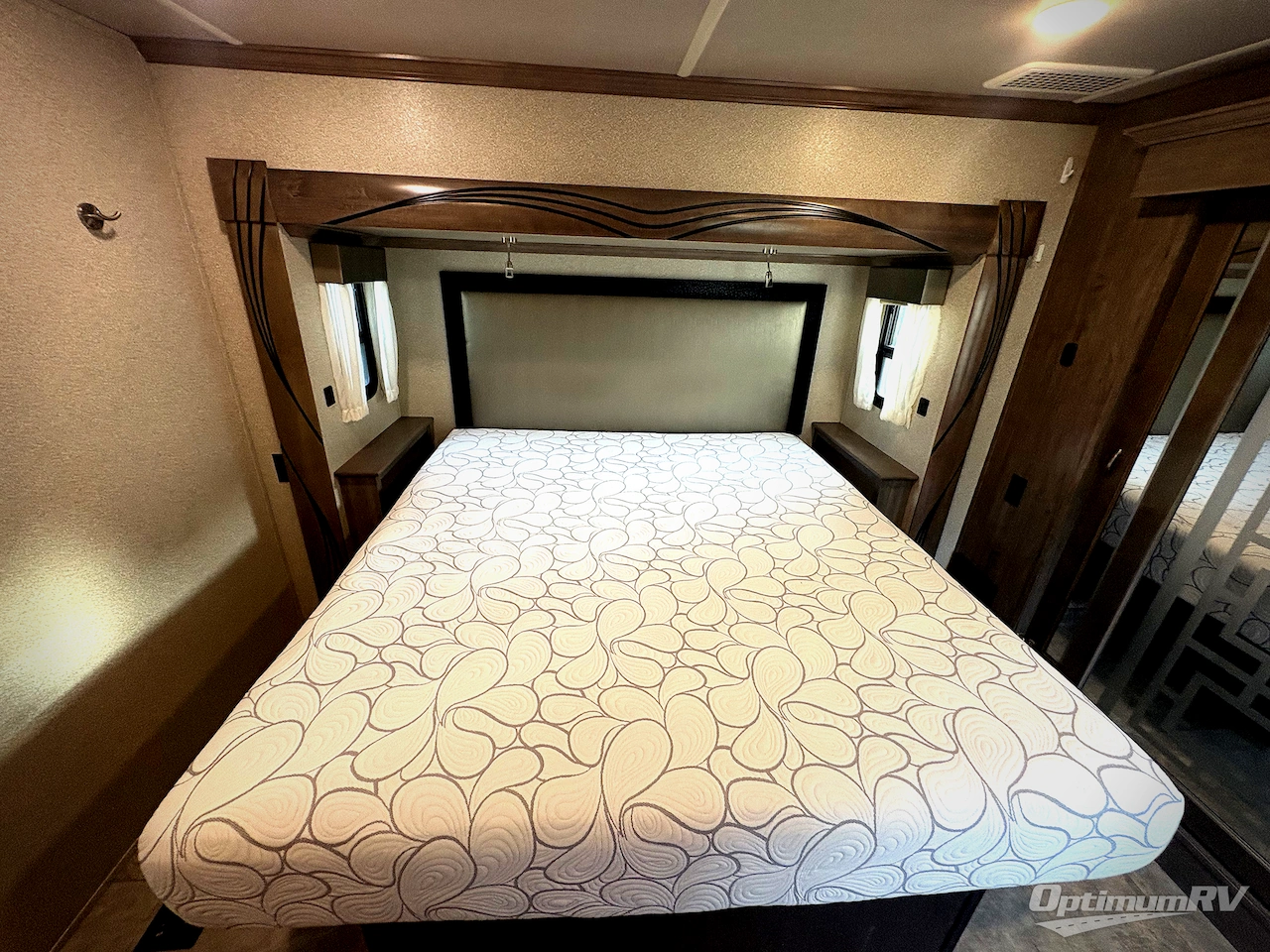 2020 Forest River Cedar Creek Champagne Edition 38EL Photo 16