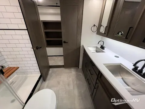 2023 Palomino Columbus 384RK RV Photo 3