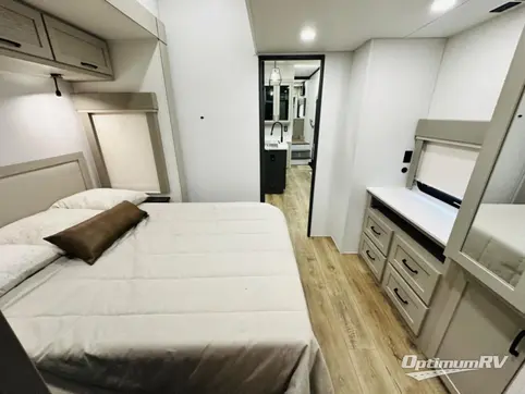 2025 Palomino Columbus 376DS RV Photo 2