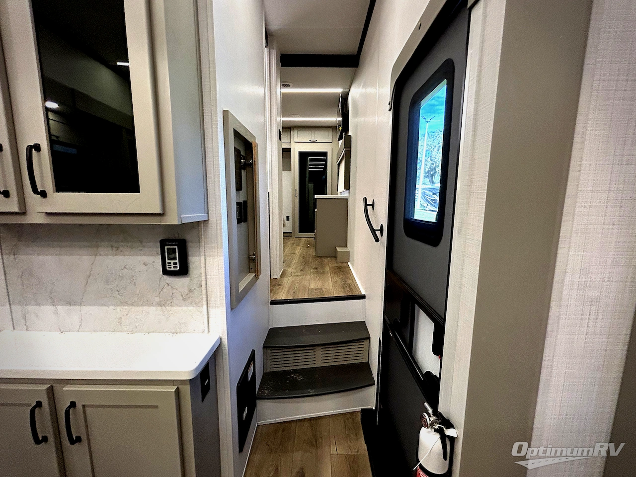 2025 Palomino Columbus 376DS Photo 6