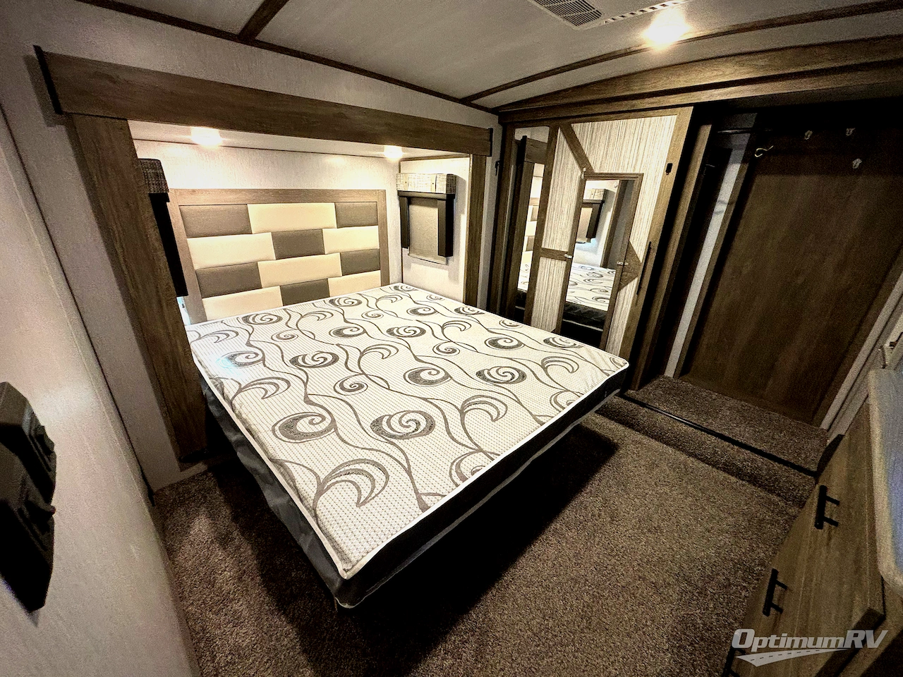 2022 Forest River Wildwood Heritage Glen 286RL Photo 8