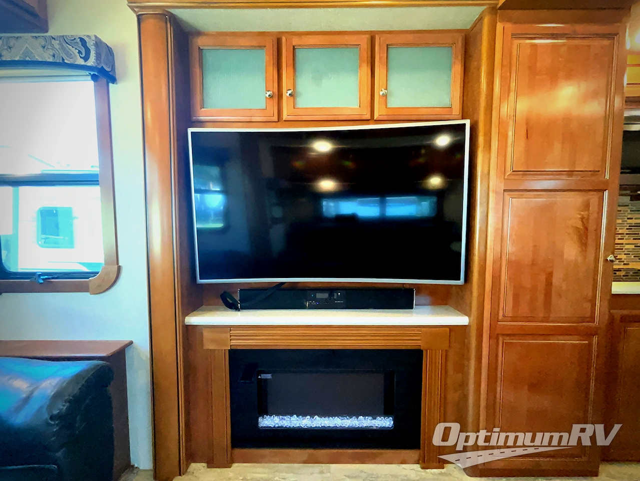 2017 Redwood Redwood 390WB Photo 9